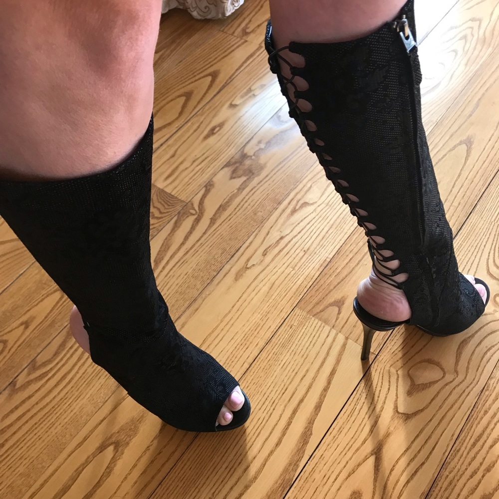 Sexy peep toe peep toe laced comfortable boots